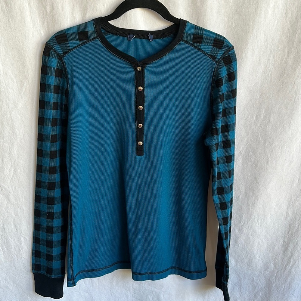 Waffle weave long sleeve top with Buffalo plaid sleeves